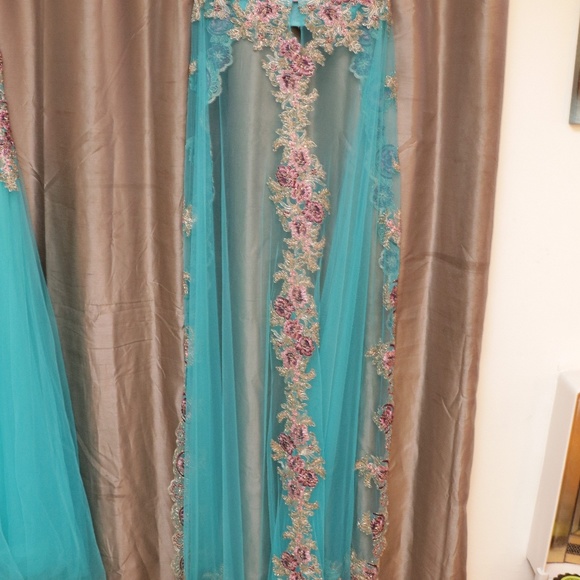 Turquoise formal prom dress - Picture 5 of 8